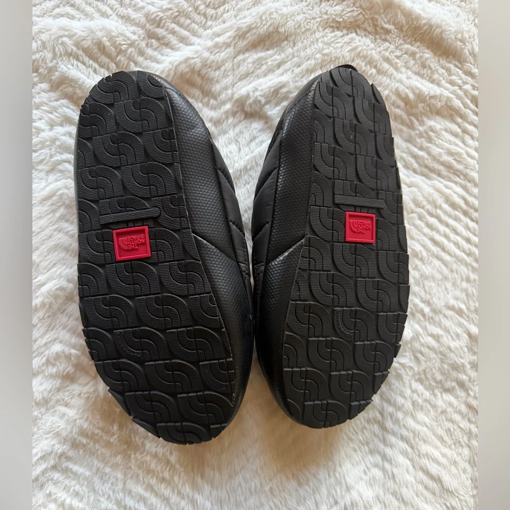 Women’s The North Face Thermoball Traction Mules Size 8 - Picture 5 of 6